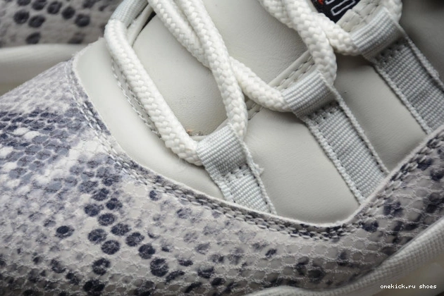 Rep Snake Air Bone Low SE Light 11 CD6846-002 Jordan 0702